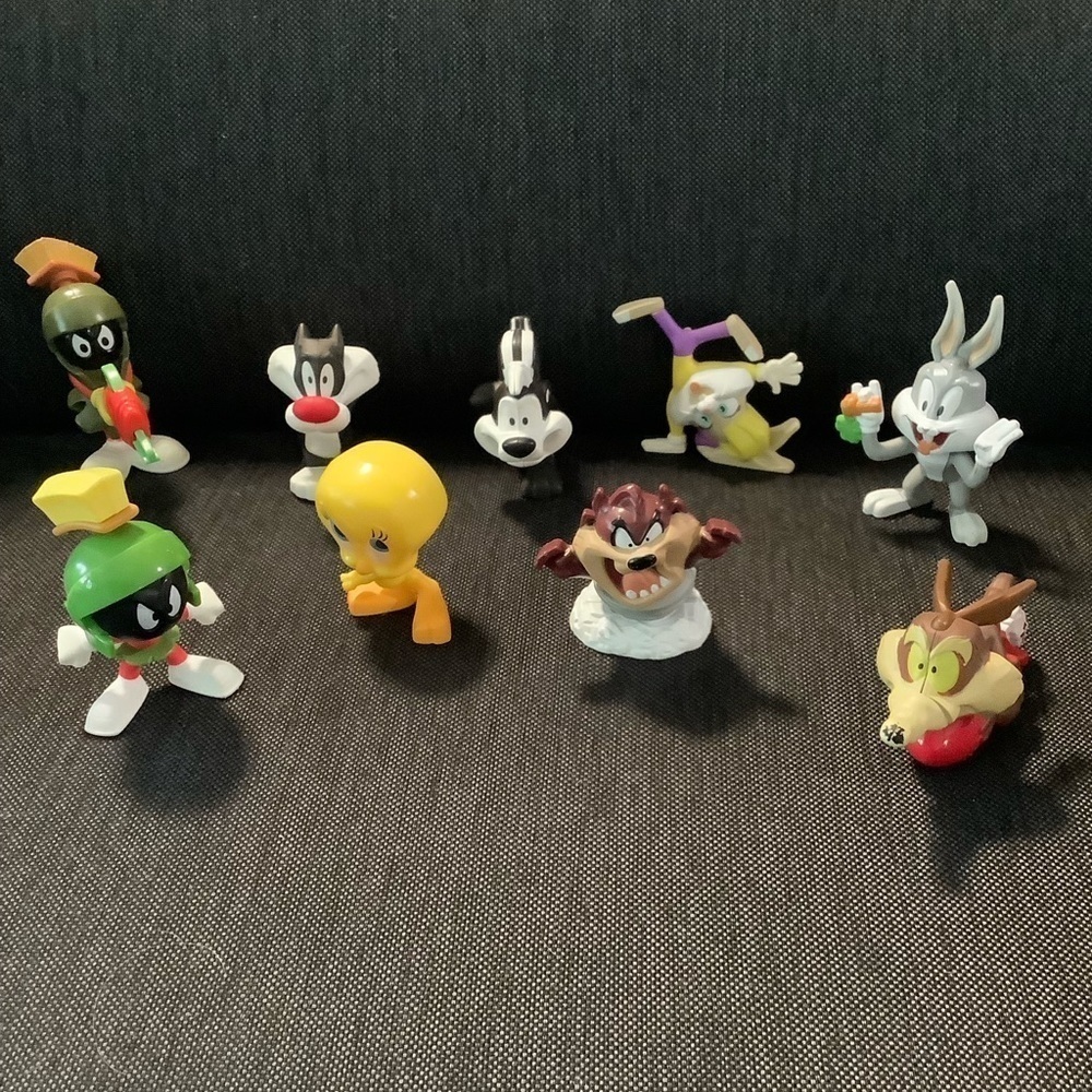 LOONEY Tunes Figures. Set of 9